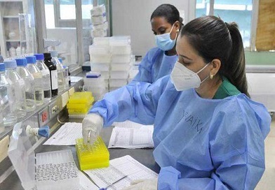 Cerca de 51 mil cubanas en sector de ciencia y tecnología