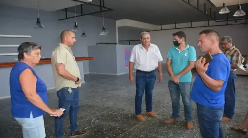 Recorre vicegobernador de Villa Clara instalaciones hidráulicas y para el verano en Caibarién