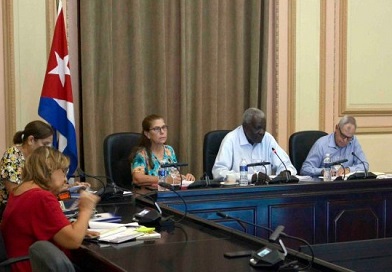 Analizan avance de agenda legislativa en los municipios de Cuba