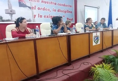 Sesionó en Villa Clara seminario de capacitación sobre las nuevas normativas de aprobación de actores económicos