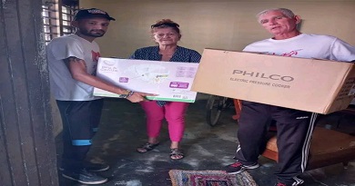 Glorias del deporte cubano realizan donación para los damnificados por el ciclón Óscar en Guantánamo